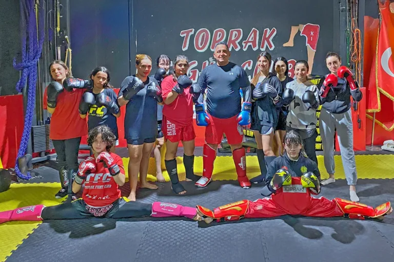 kadin sporcular - Toprak Fight Club Esenyurt